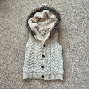 NWOT 2T Cable Knit button up hooded vest